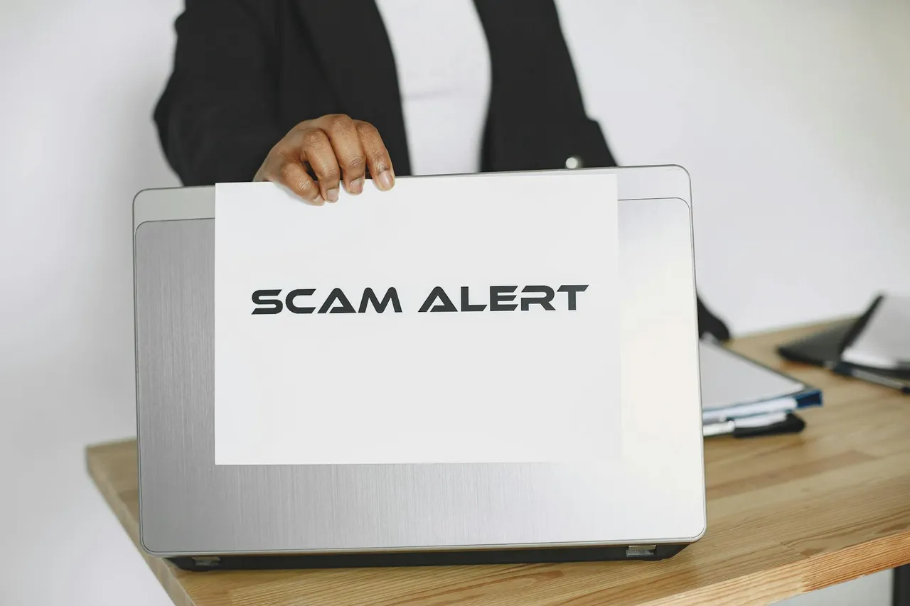 Call Forwarding Scam Alert: New USSD Code Threat at Transit Hubs